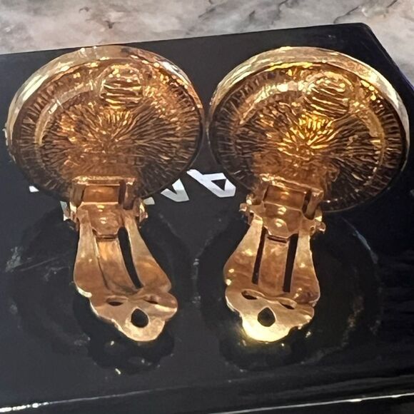 Chanel Vintage Gripoix Earrings - Picture 3 of 4